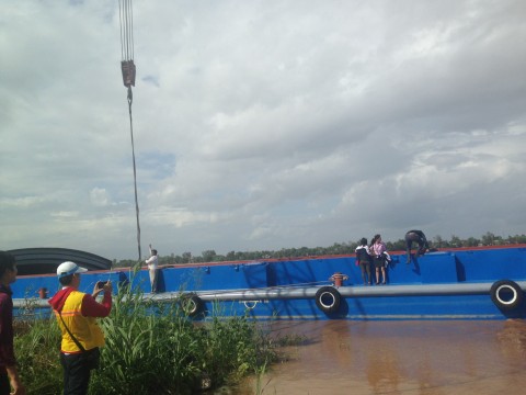 Barge Unloading Operation at Suvannaphum for steel, 